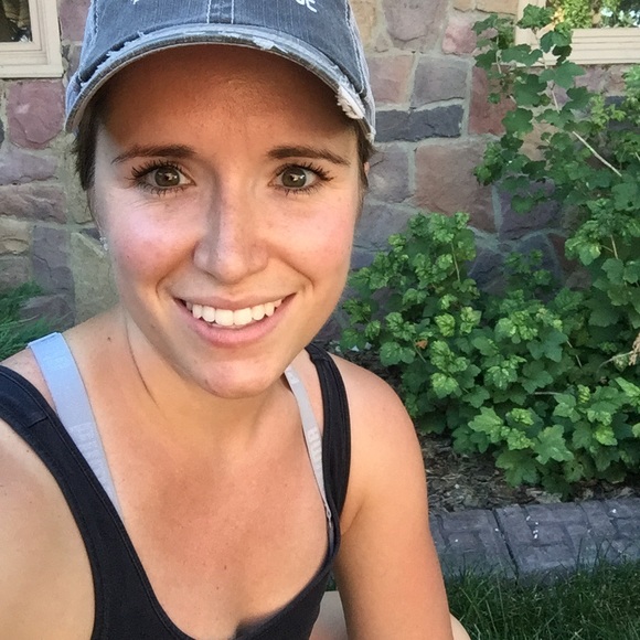 Meet your Posher, Amanda - Picture 1 of 1